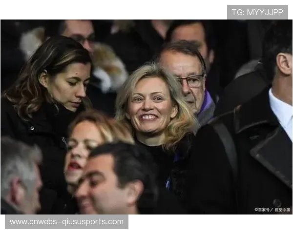 法甲裁判频繁争议引发热议,执法公正性受质疑 法甲裁判频繁争议引发热议,执法公正性受质疑